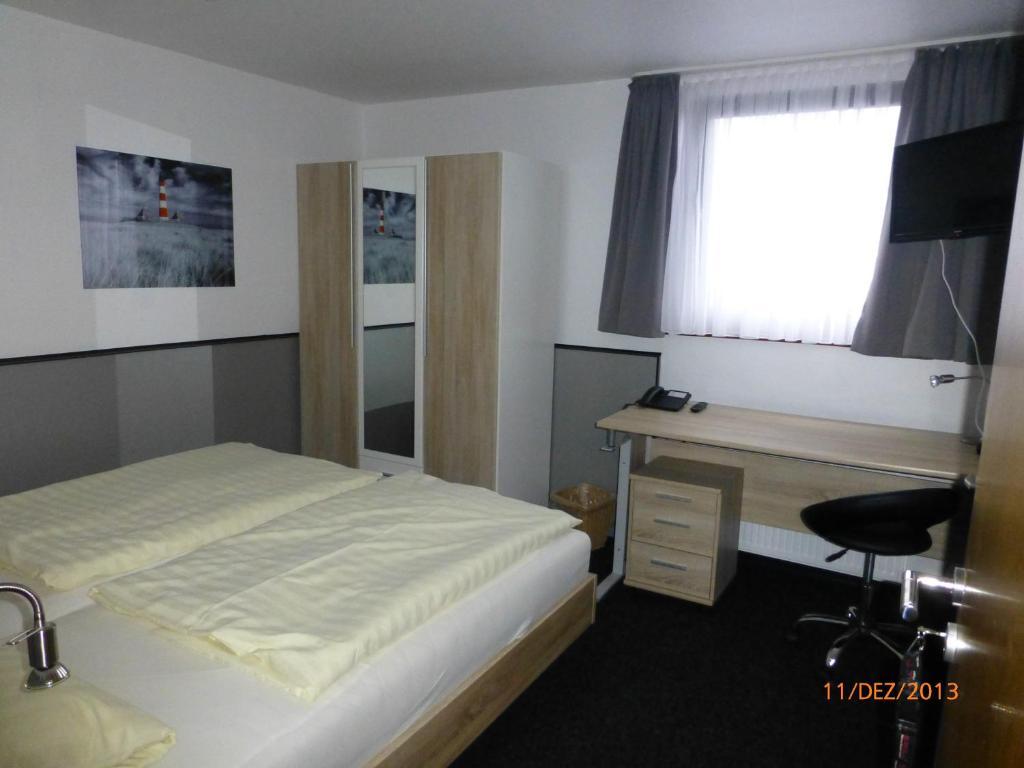 Hotel Ruestersieler Hof Wilhelmshaven Bilik gambar